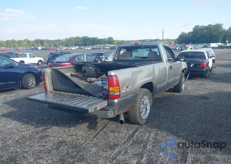 1999 Chevrolet Silverado 1500 Ls z USA, uszkodzony, nr VIN 1GCEK14T4XE235816